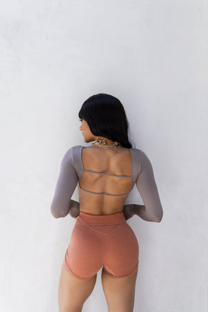 SEAMLESS BACKLESS CROP TOP